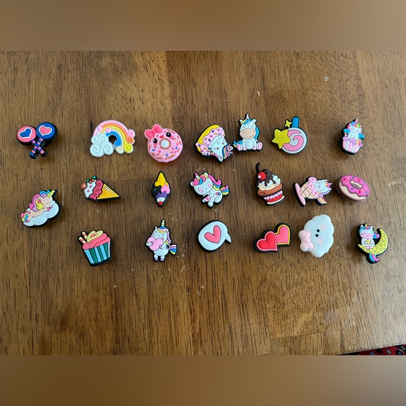 NEW Bundle 20 Piece Unicorn Themed Crocs Shoe Charms - Picture 1 of 7